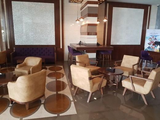 Golden Tulip Media Hotel