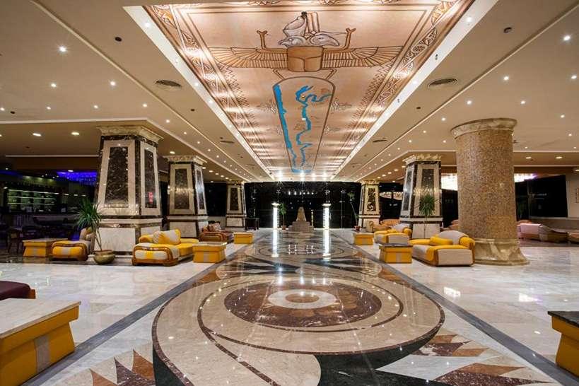 Amc Royal Hotel