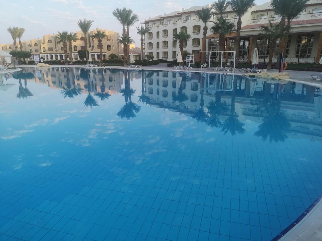 Royal Lagoons Resort