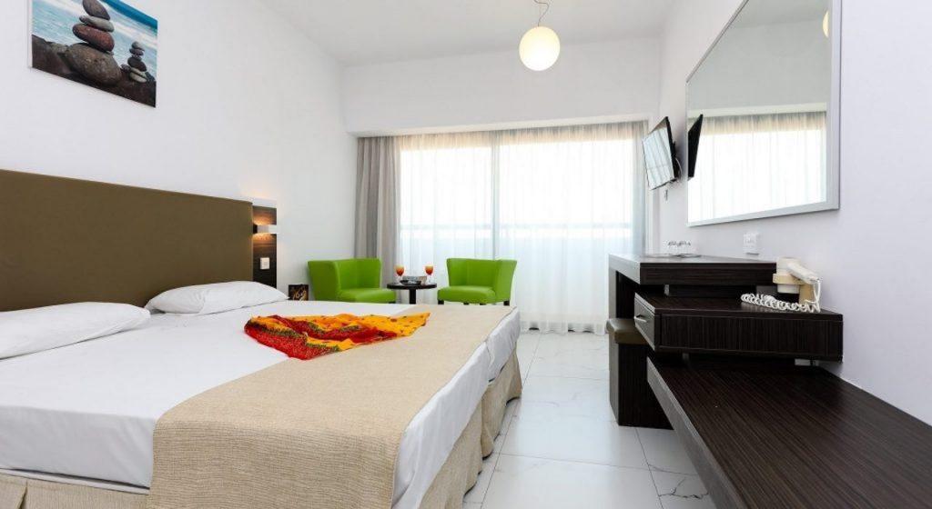 Christofinia Nissi Beach Hotel