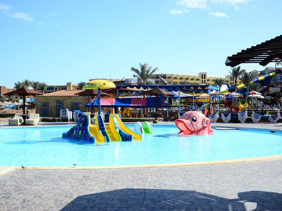 Riviera Aqua Park Resort by Sunrise