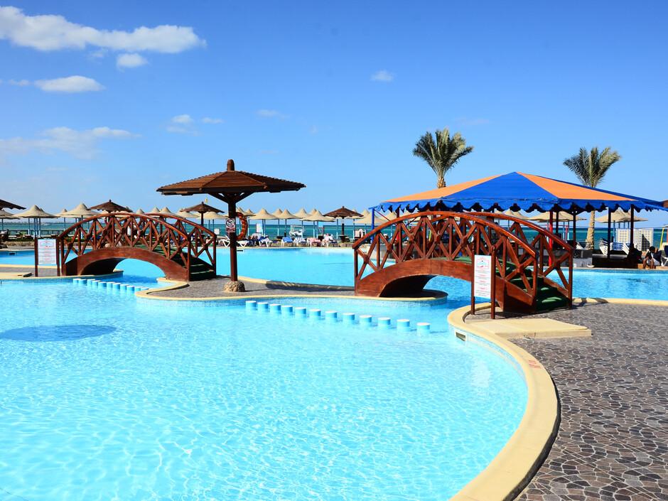Riviera Aqua Park Resort by Sunrise