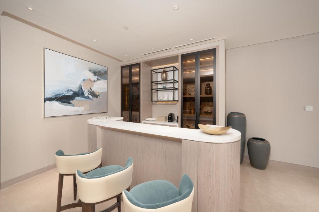 FIVE Luxe