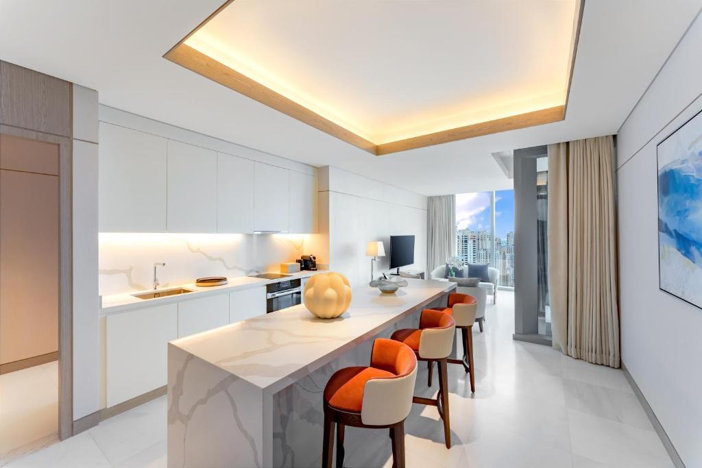 FIVE Luxe