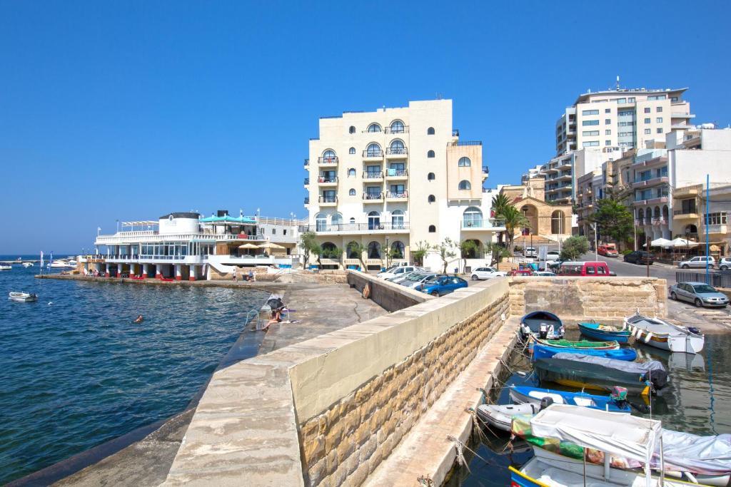 Gillieru Hotel