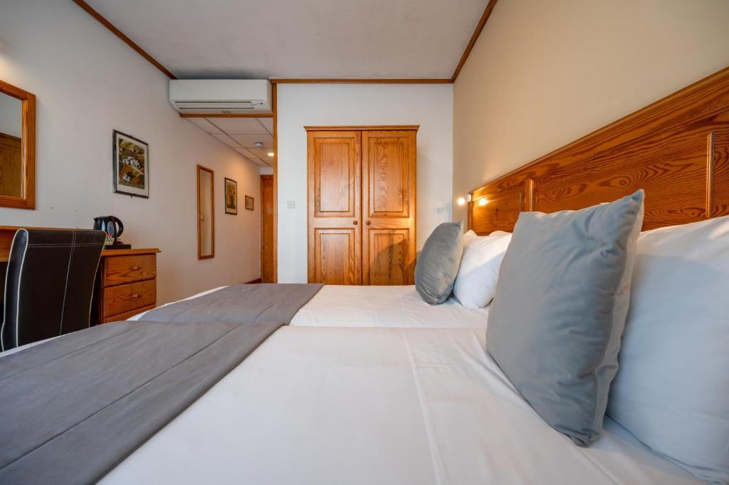 Gillieru Hotel