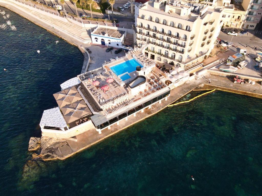 Gillieru Hotel