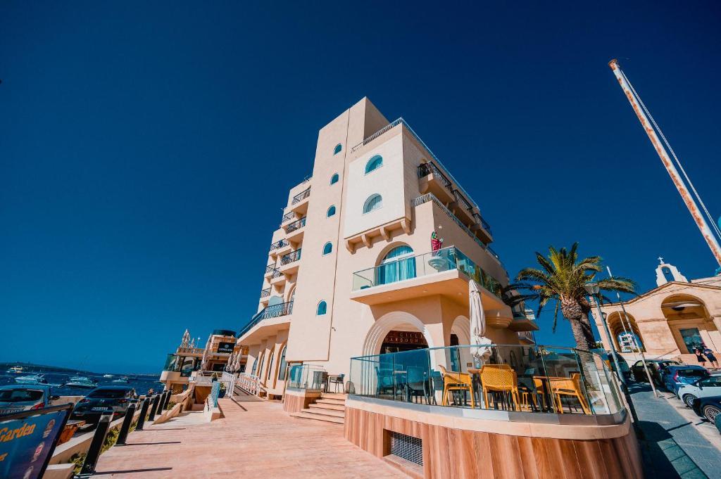 Gillieru Hotel