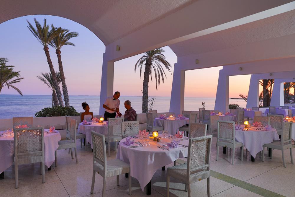 Hari Club Beach Resort