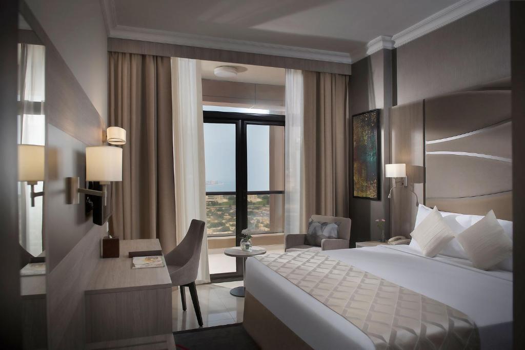 Two Seasons Hotel