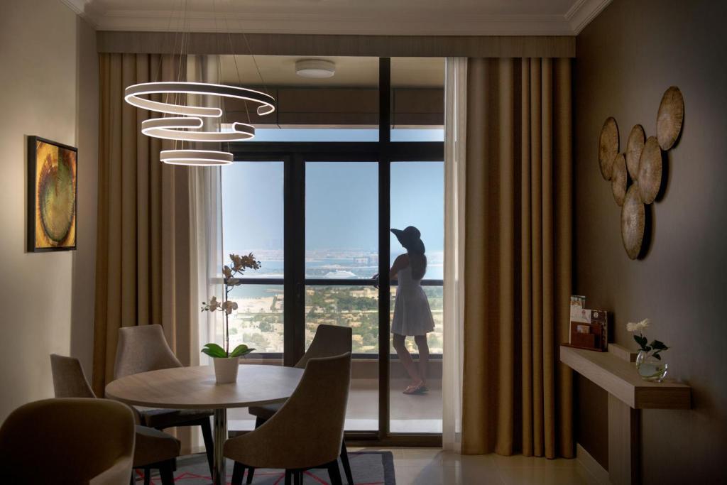 Two Seasons Hotel