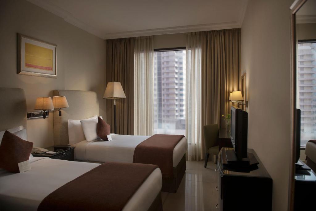 Two Seasons Hotel
