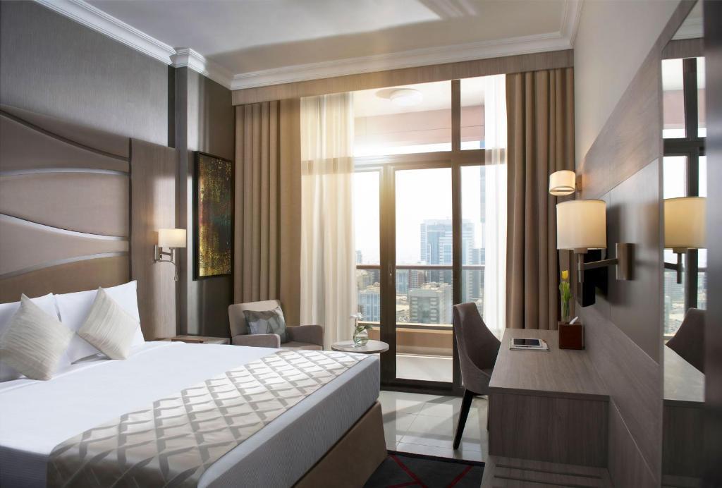 Two Seasons Hotel