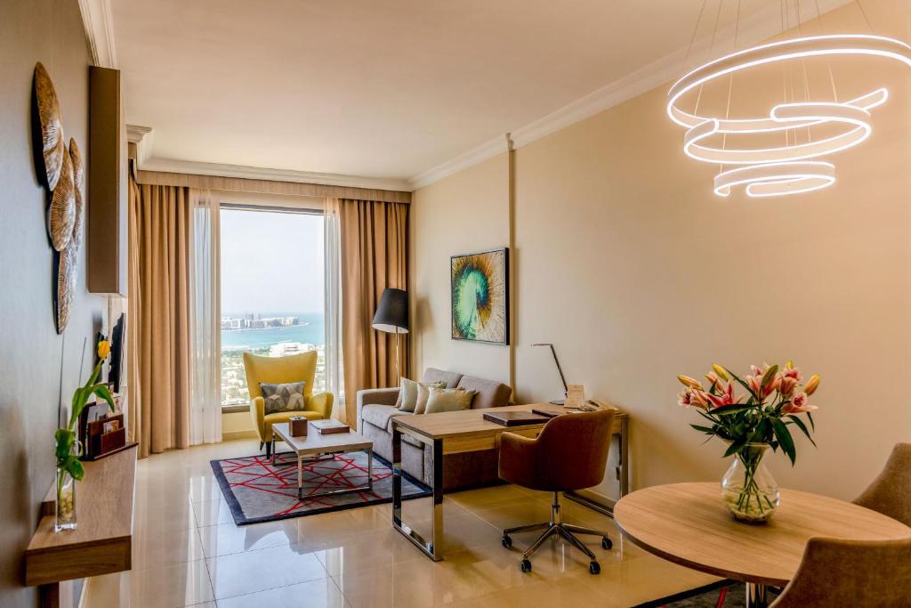 Two Seasons Hotel