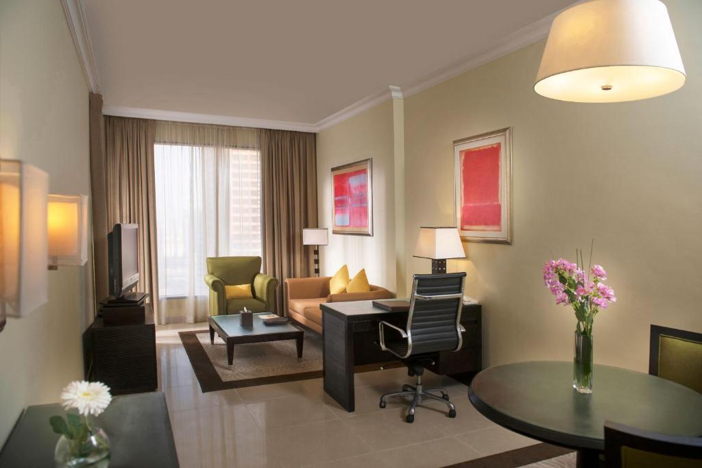 Two Seasons Hotel