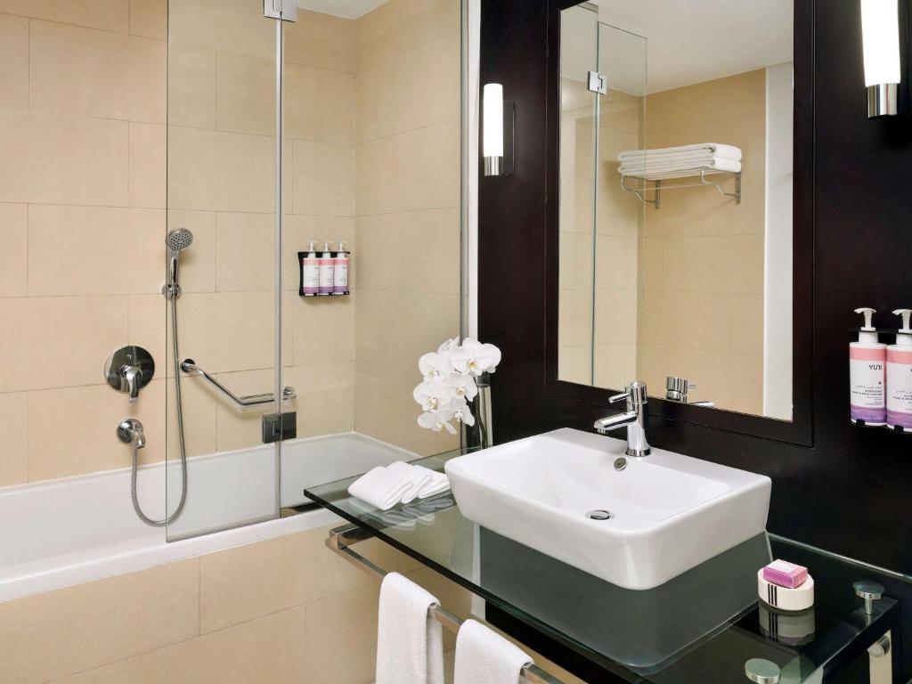 Movenpick Jumeirah Lake Towers
