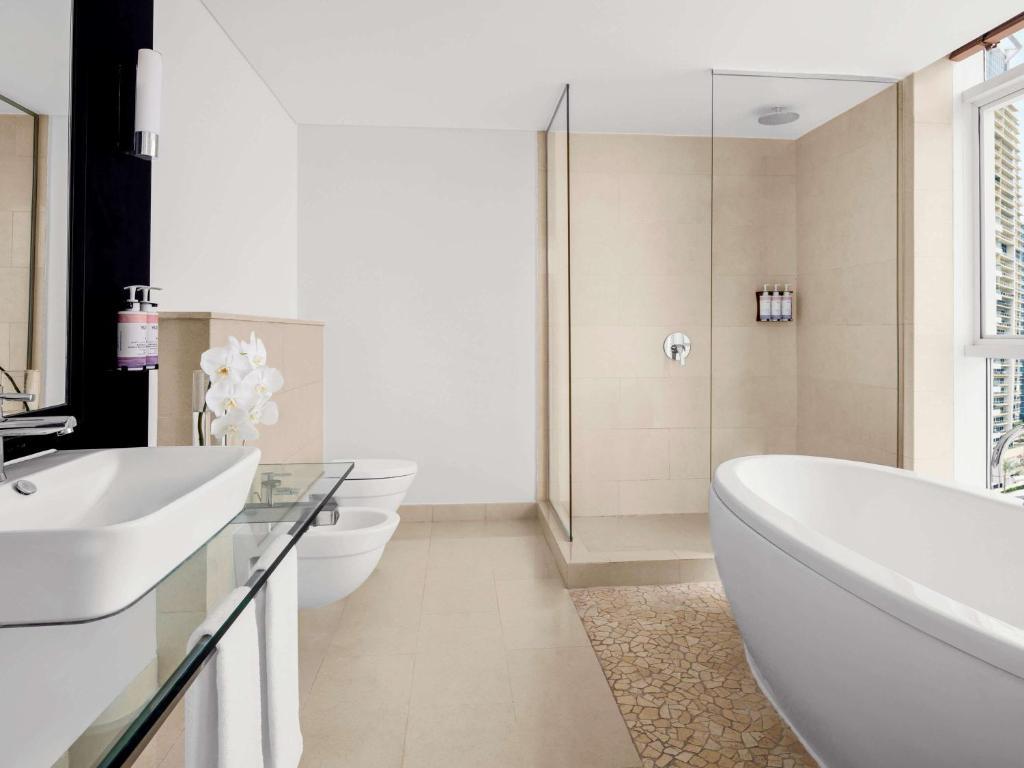 Movenpick Jumeirah Lake Towers