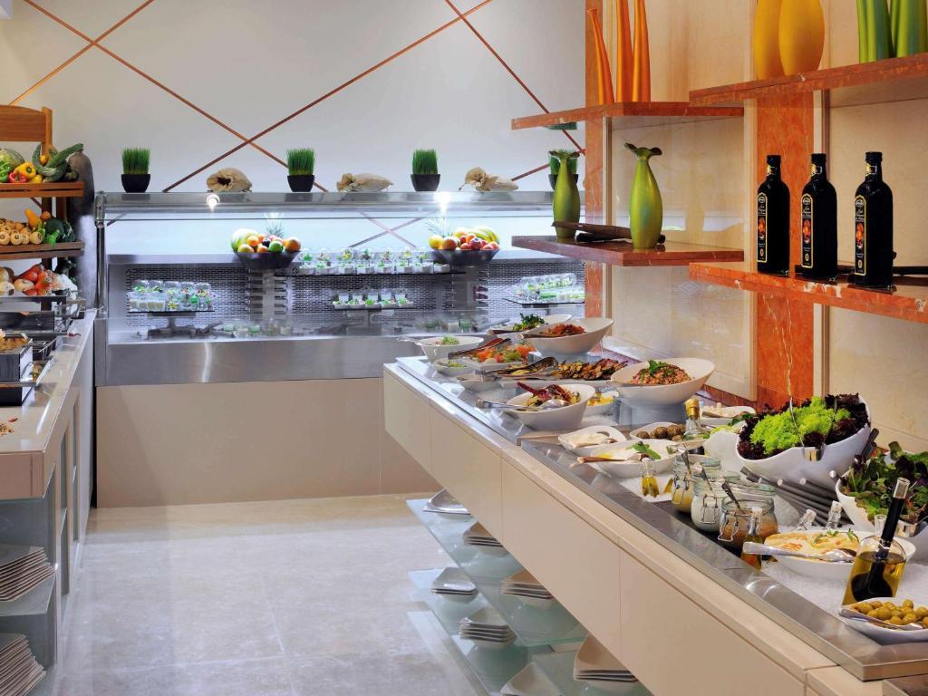 Movenpick Jumeirah Lake Towers