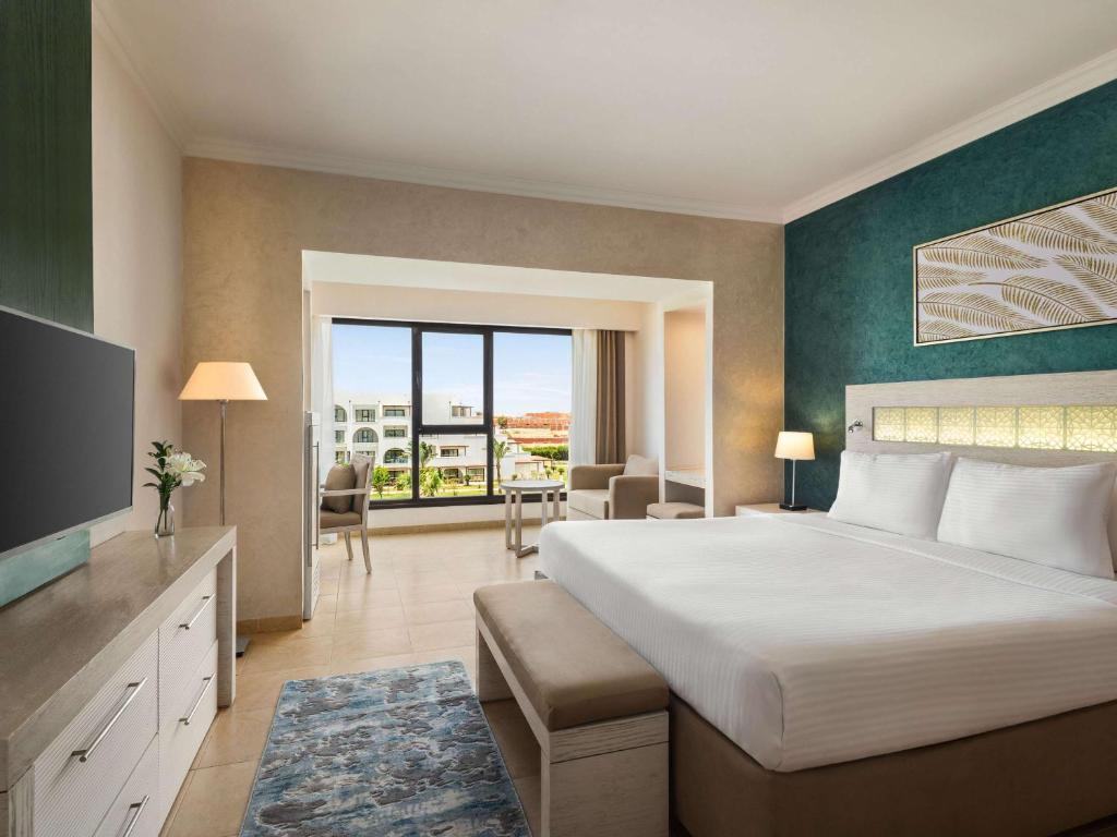 Movenpick Resort Soma Bay