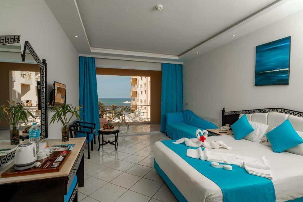 King Tut Aqua Park Beach Resort