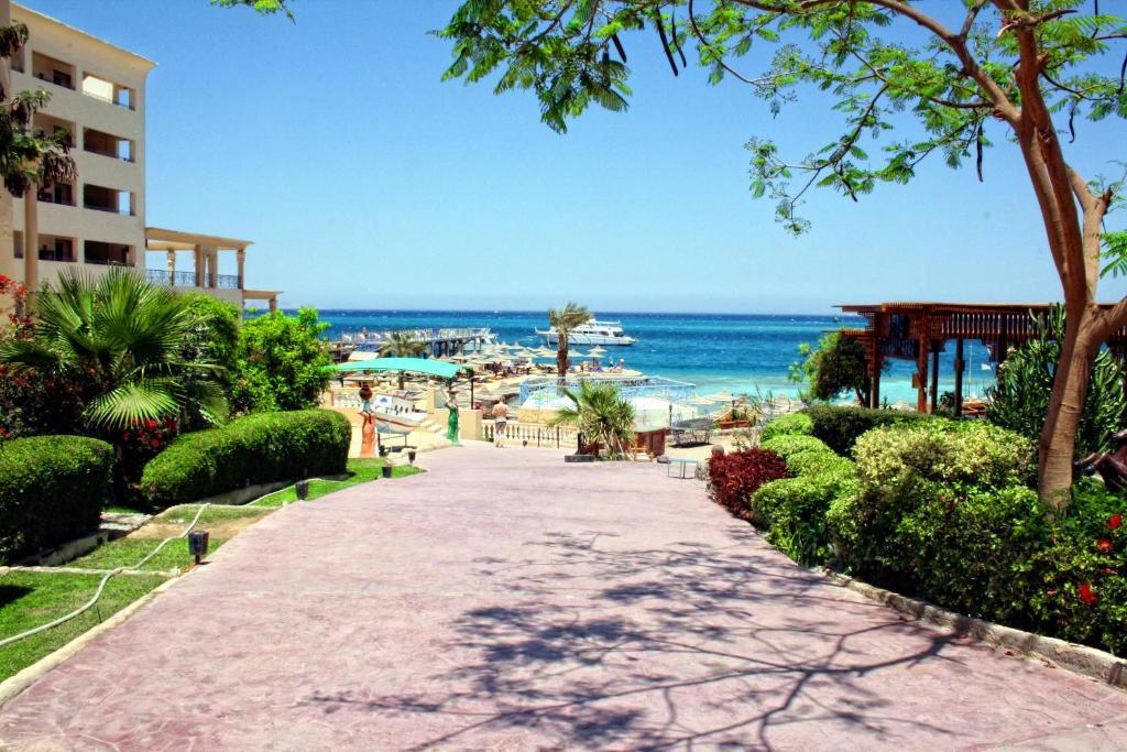 King Tut Aqua Park Beach Resort