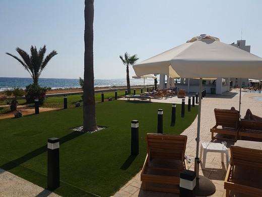 Pierre Anne Beach Hotel