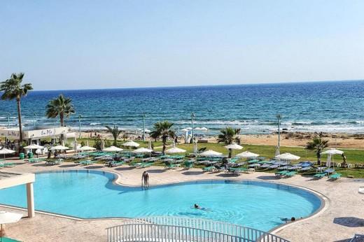 Pierre Anne Beach Hotel