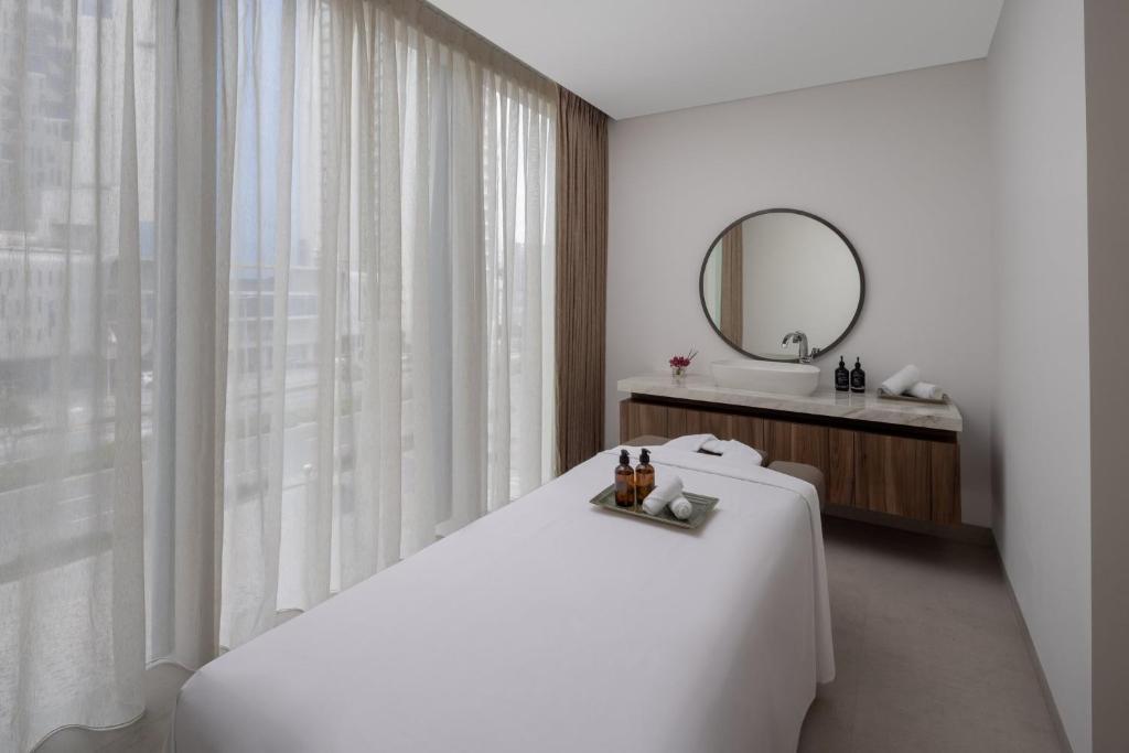 Holiday Inn Dubai Business Bay