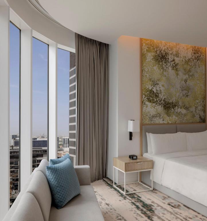 Holiday Inn Dubai Business Bay