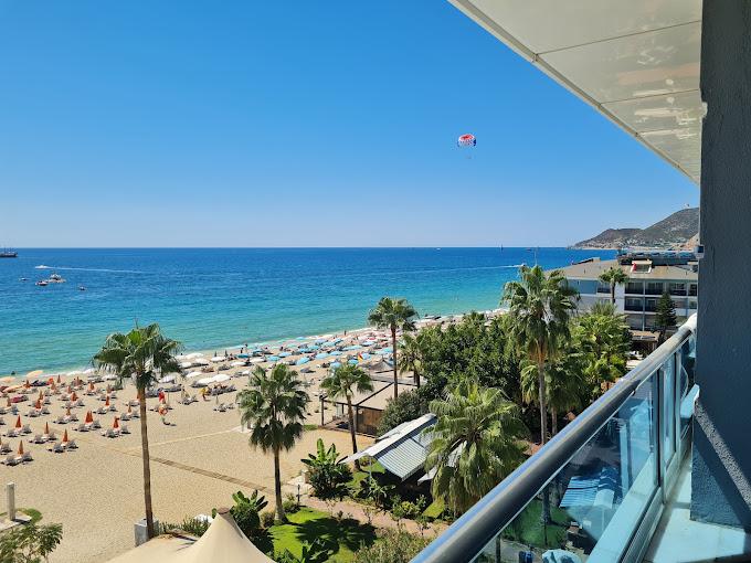 AZAK BEACH HOTEL