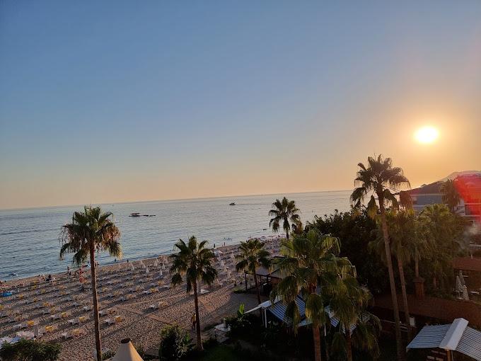 AZAK BEACH HOTEL