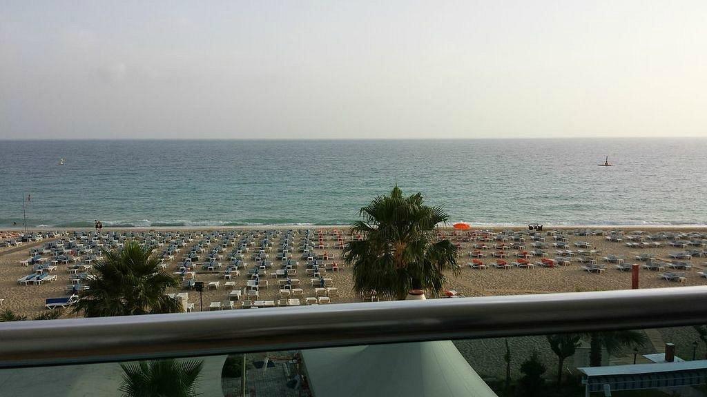 AZAK BEACH HOTEL