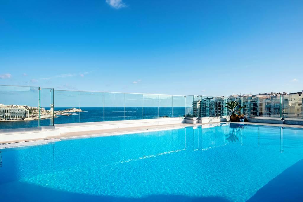 Plaza Regency Hotel (Suites)