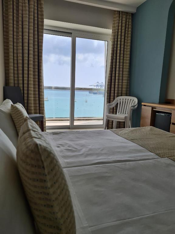 Water's Edge Hotel