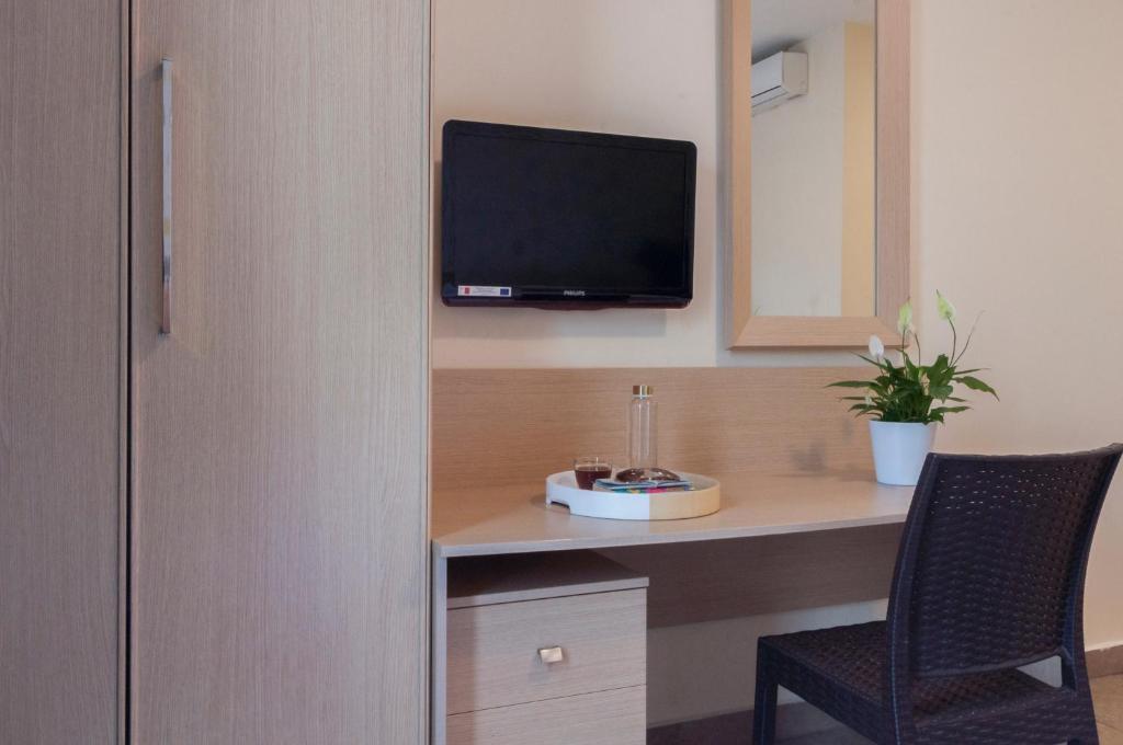 BluBay Apartments By ST Hotels