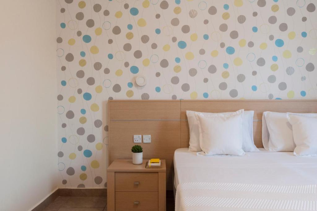 BluBay Apartments By ST Hotels