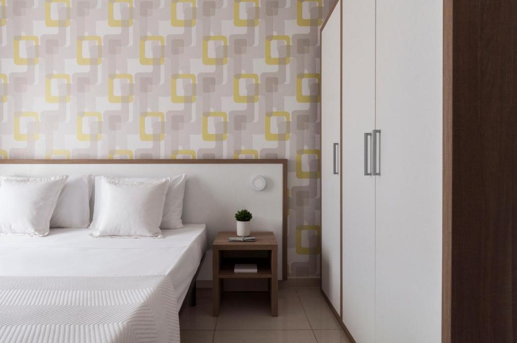 BluBay Apartments By ST Hotels