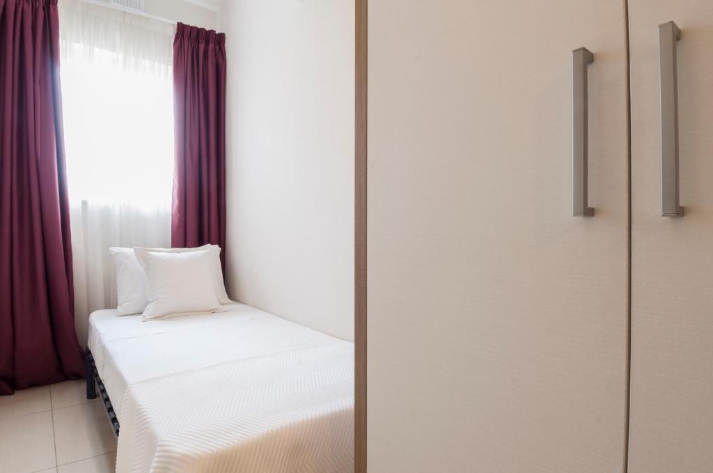 BluBay Apartments By ST Hotels