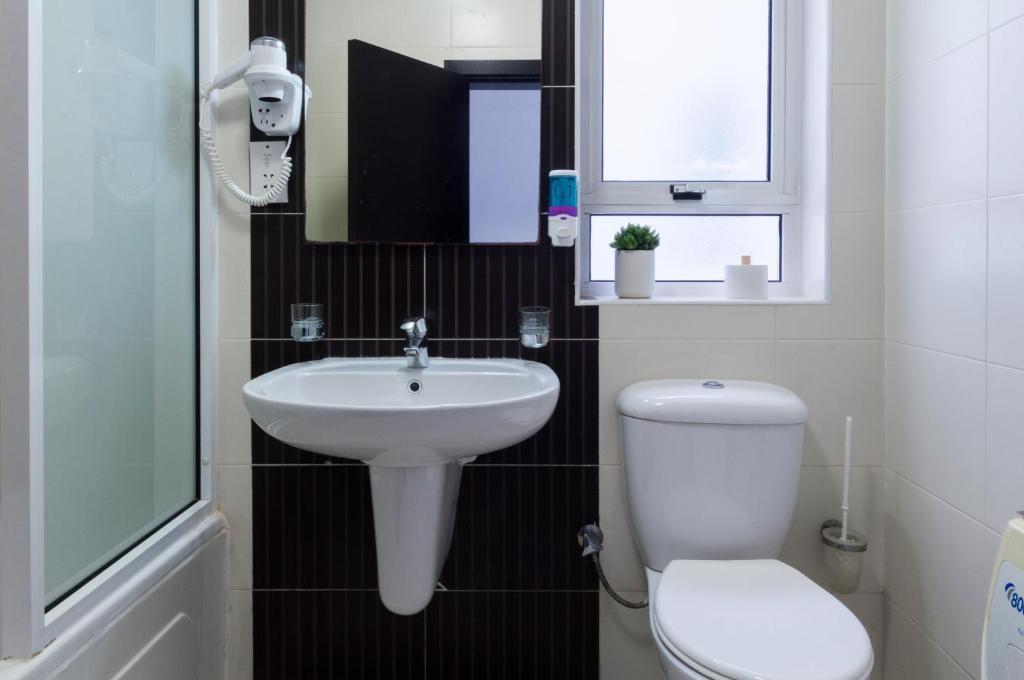 BluBay Apartments By ST Hotels