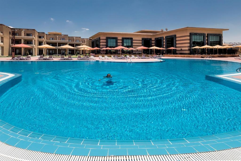 Aura Resort