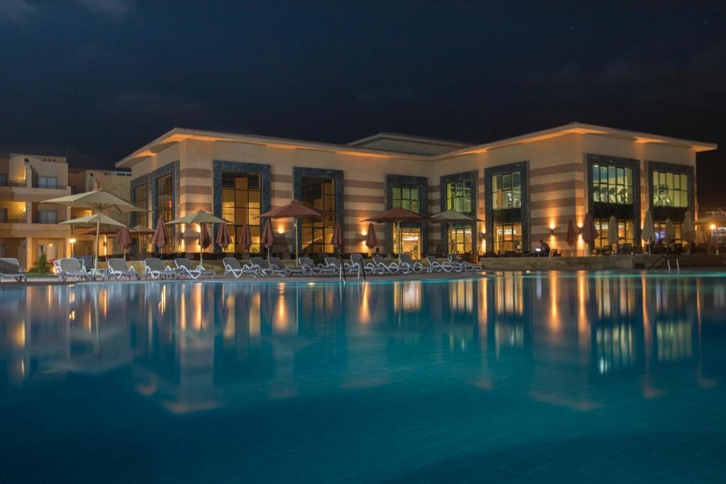 Aura Resort