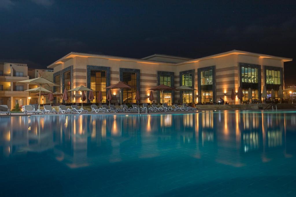 Aura Resort