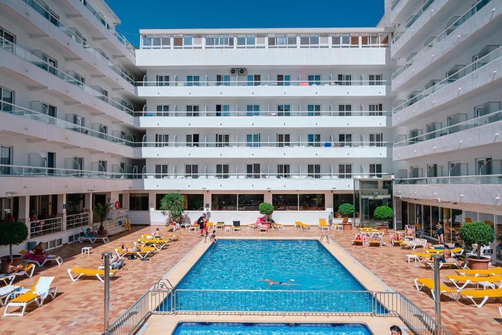 Hotel Port Fiesta Park