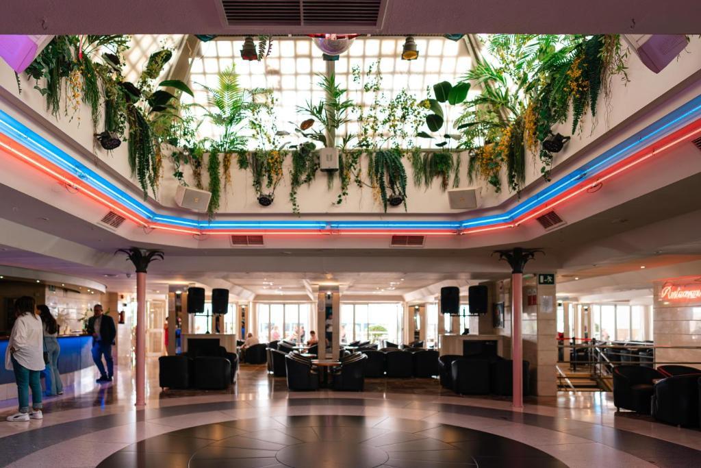 Hotel Port Fiesta Park