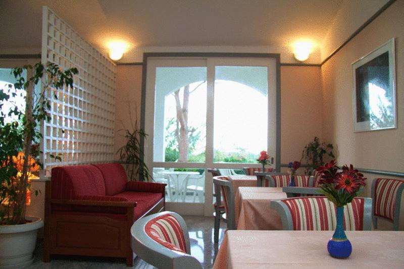 Mantenia Hotel