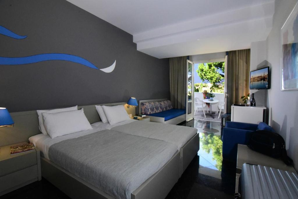 Mantenia Hotel