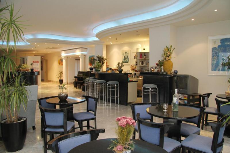 Mantenia Hotel