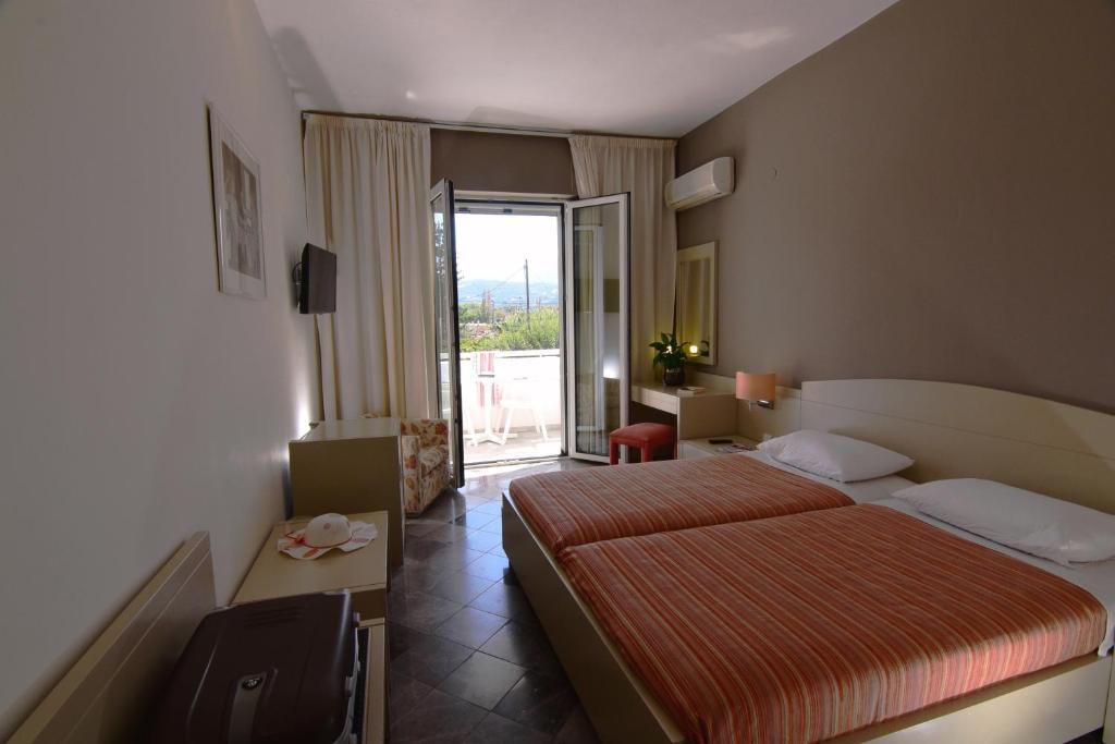 Mantenia Hotel
