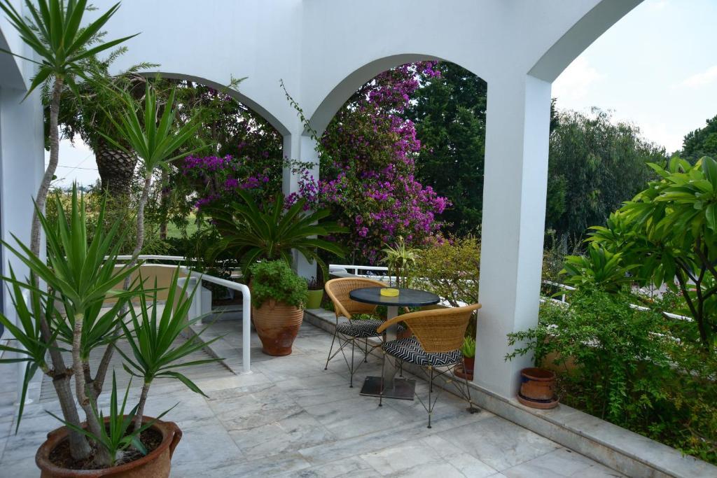 Mantenia Hotel