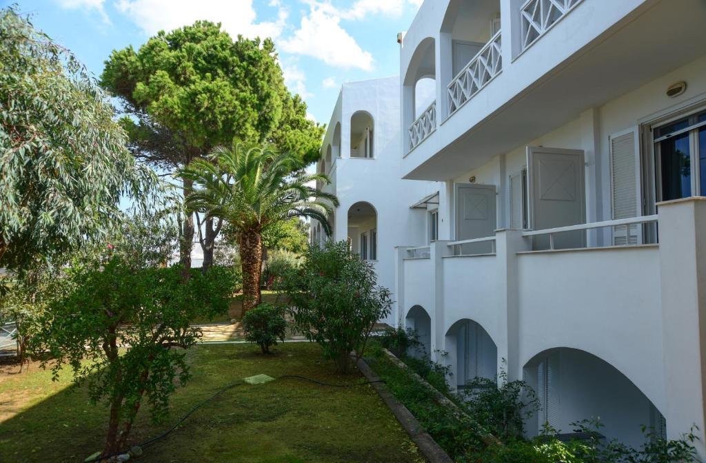 Mantenia Hotel